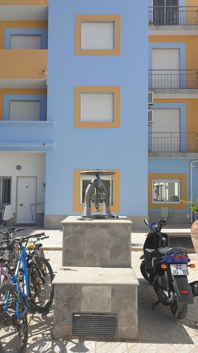 Arrendamento de um quarto para casal em Vila Real de Santo António