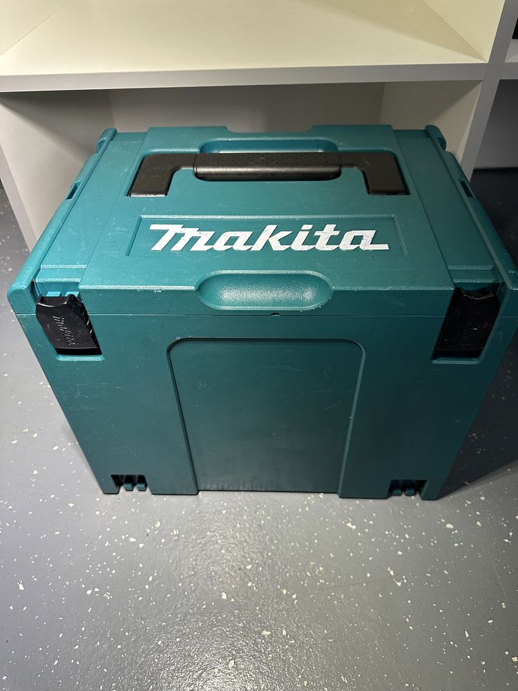 Акумуляторна дискова пила Makita DHS710