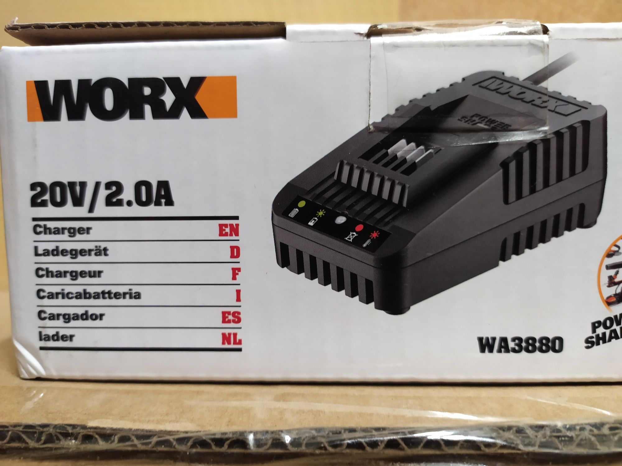 Ładowarka Worx WA3880 nowa