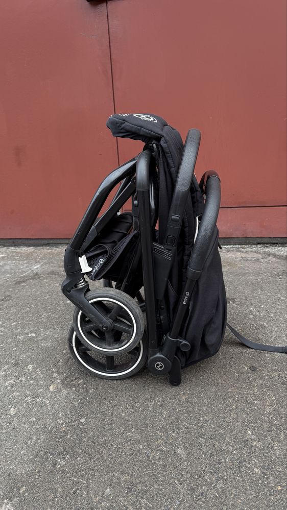 Продам прогулочную детскую коляску Cybex eazy s+2