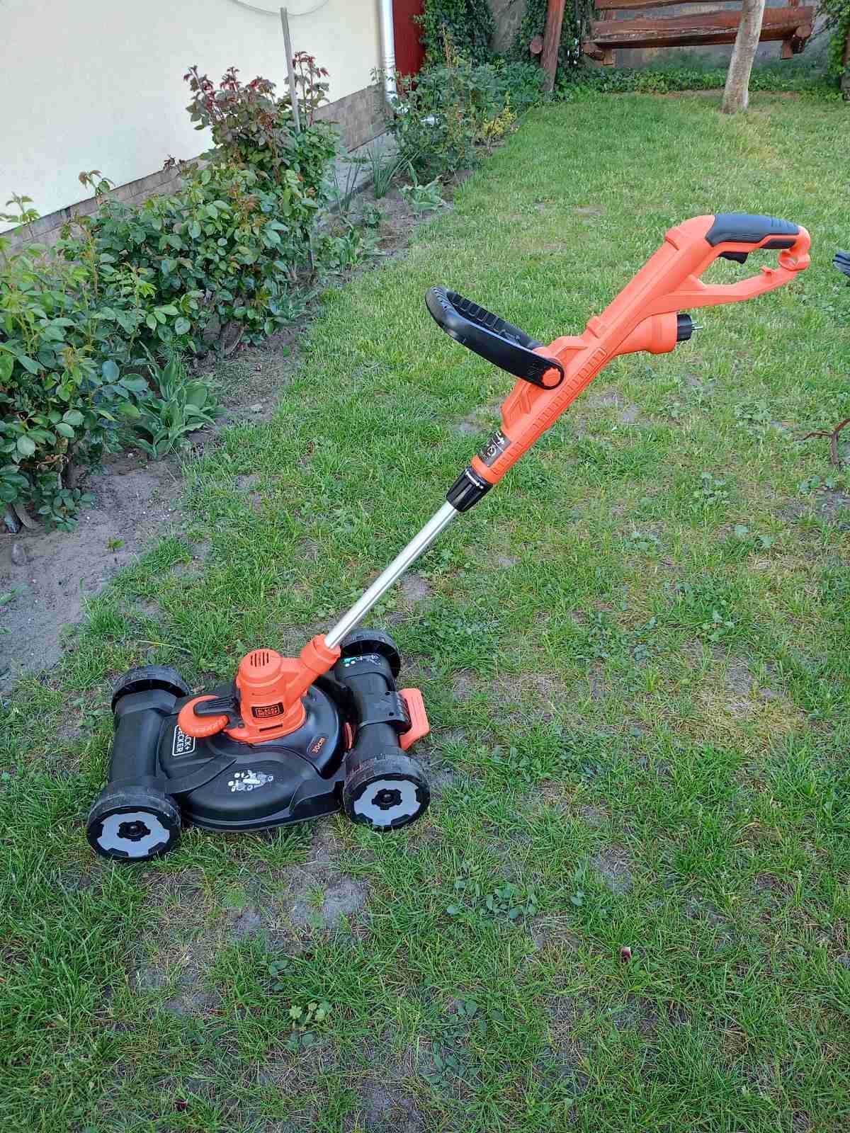Галонокосілка електричнаBlack&Decker з насадкою для газонокосар.тример