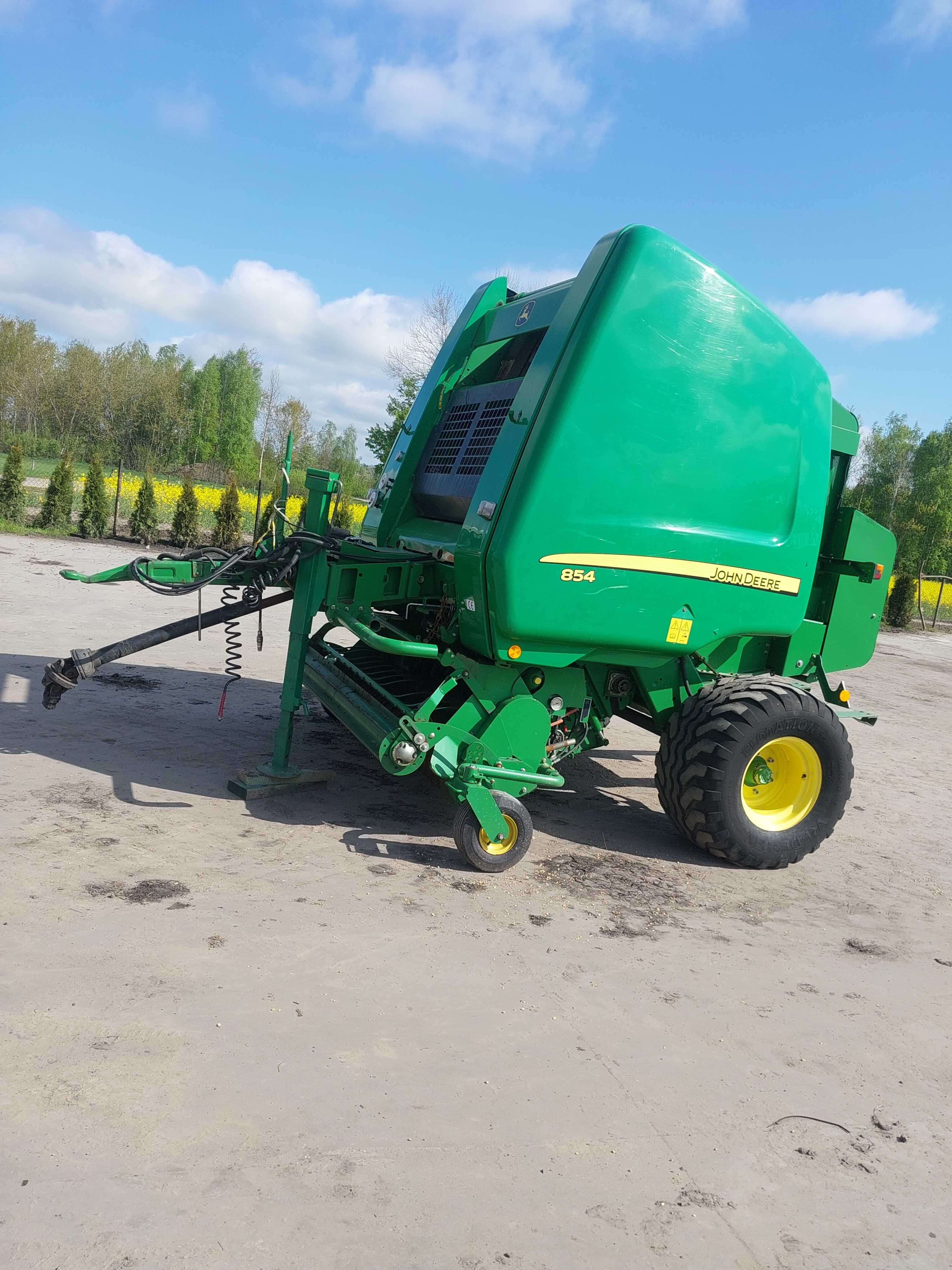 Prasa John Deere 854 MaxiCat