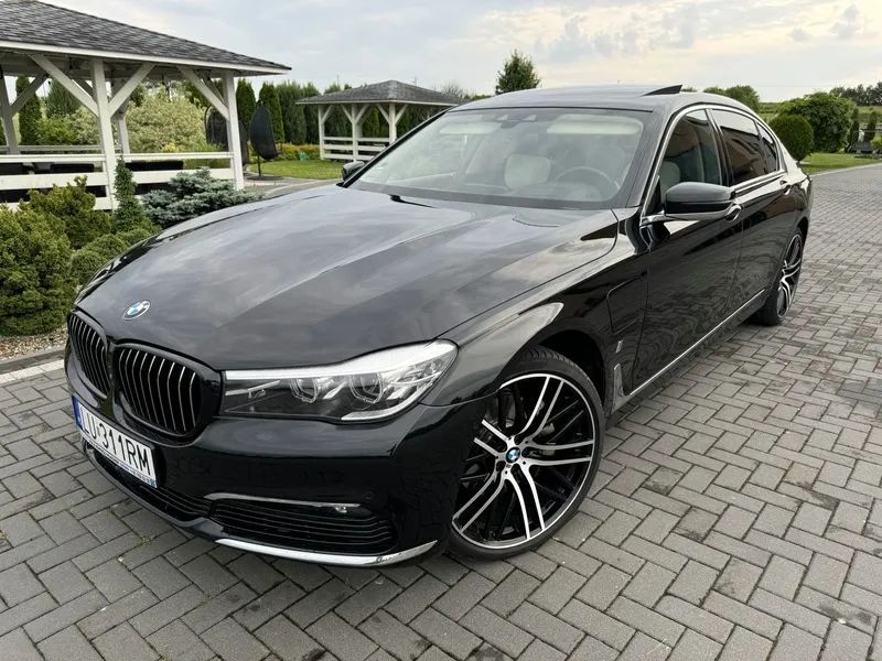 BMW Seria 7 740le 326KM TWINPOWER TURBO hybryd plug-in MAX OPCJA
