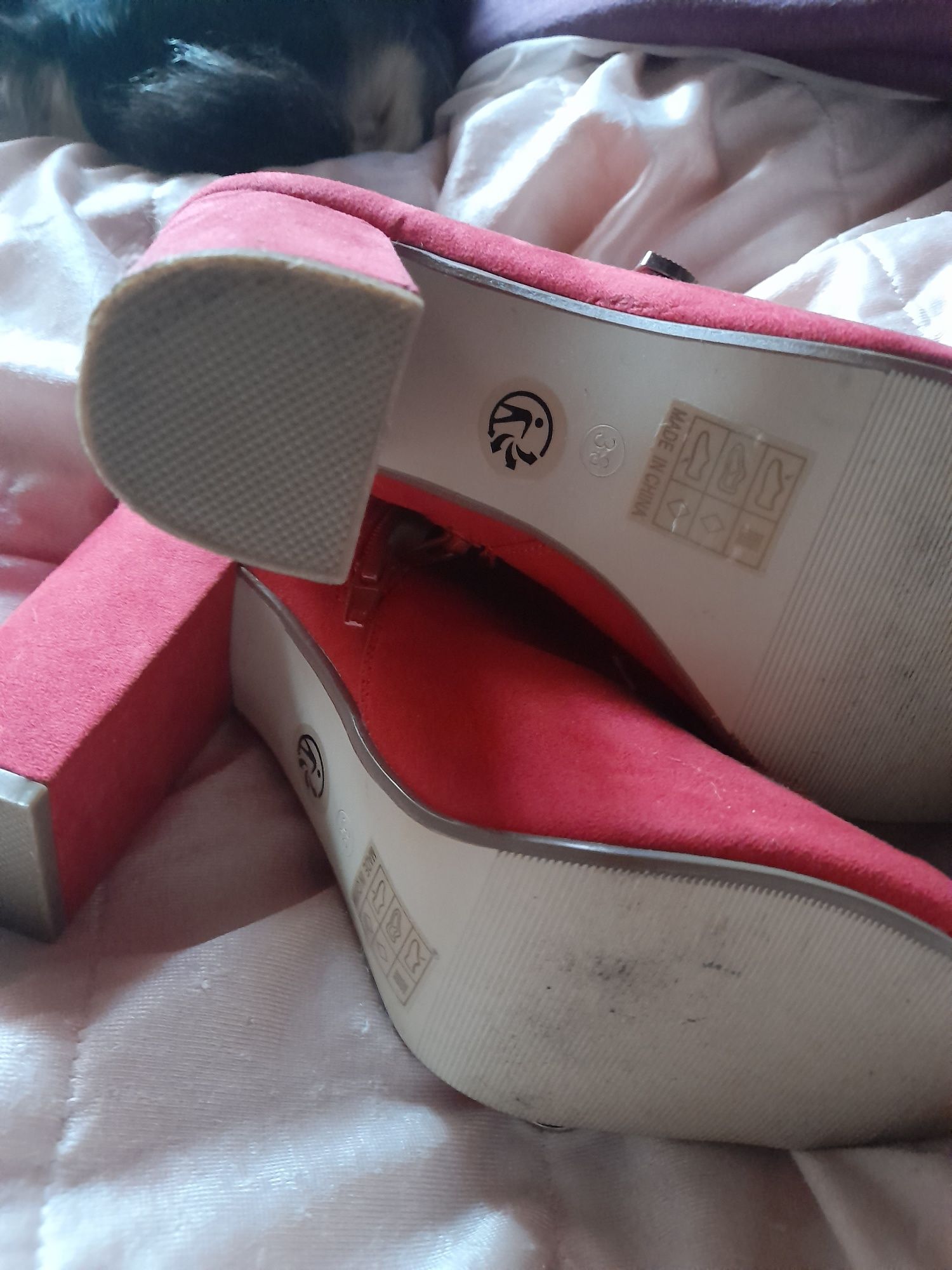 Buty czerwone 38