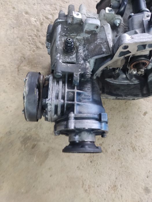 Редуктор коробки і коробка  02c409107h vw golf 4 1.9 tdi  EAG