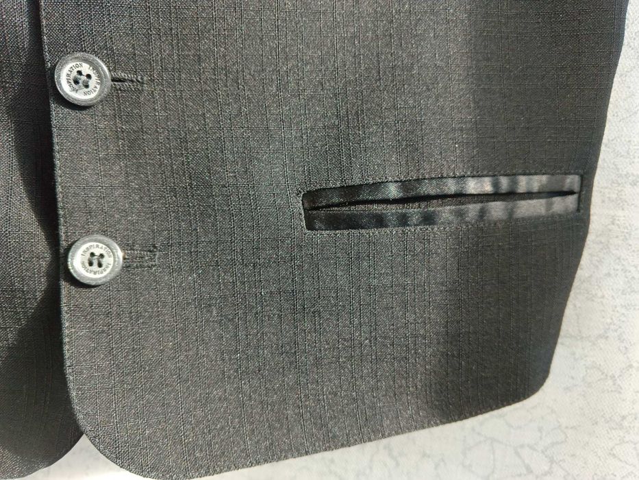 Жилет чорний та Піджак синій шкільний фірми "Юність"