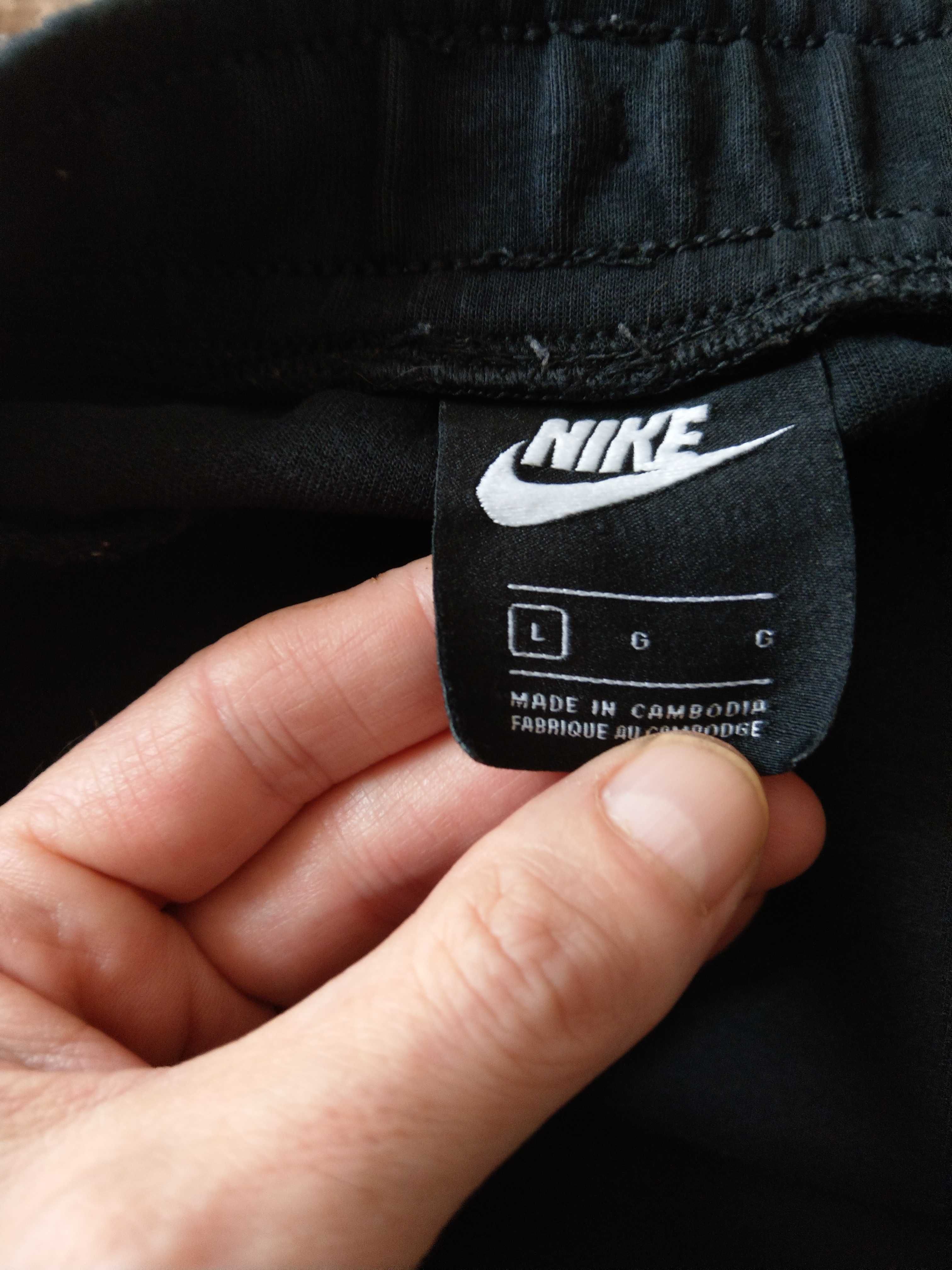 spodnie dresowe Nike tech