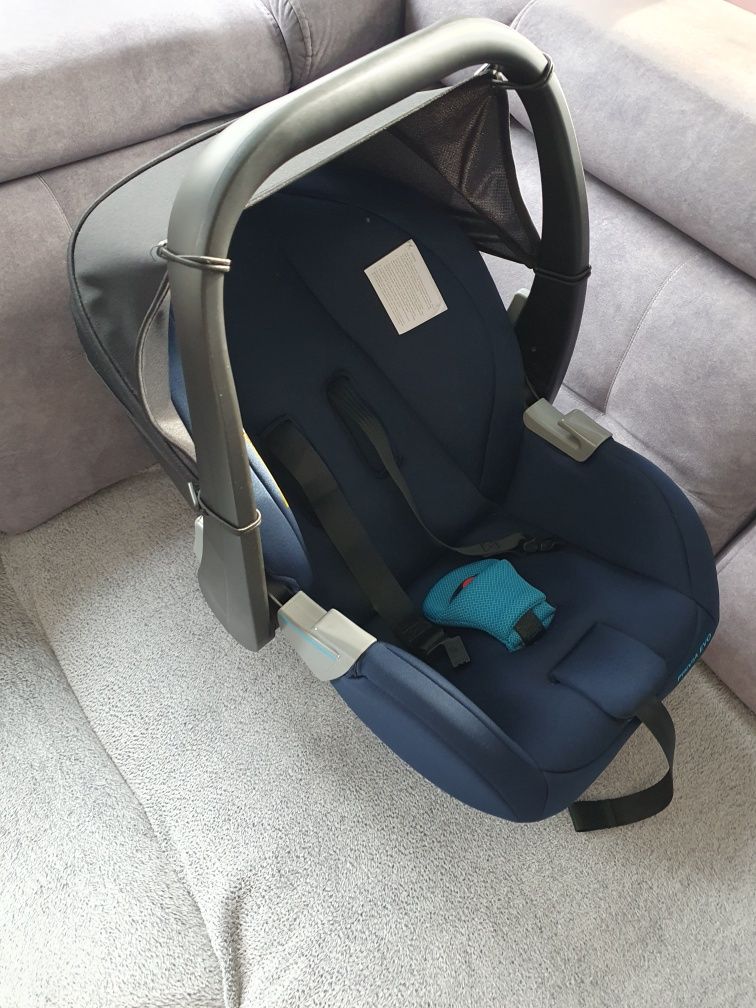 Fotelik samochodowy Recaro Privia EVO + Baza isofix Smartclick 0-13 kg