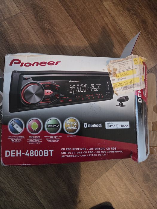 Продам автомагнитолу Pioneer в гарному стані із шахтою.