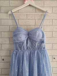 Przepiękna sukienka balowa niebieska błyszcząca na ramiączkach