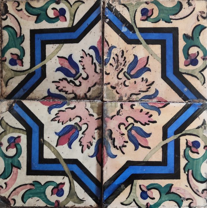 Azulejo princípios do séc.XX padrão icónico_ 14x14cm