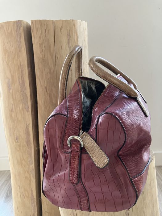 Oryginalna torebka marki Guess – odcienie różu/beżu