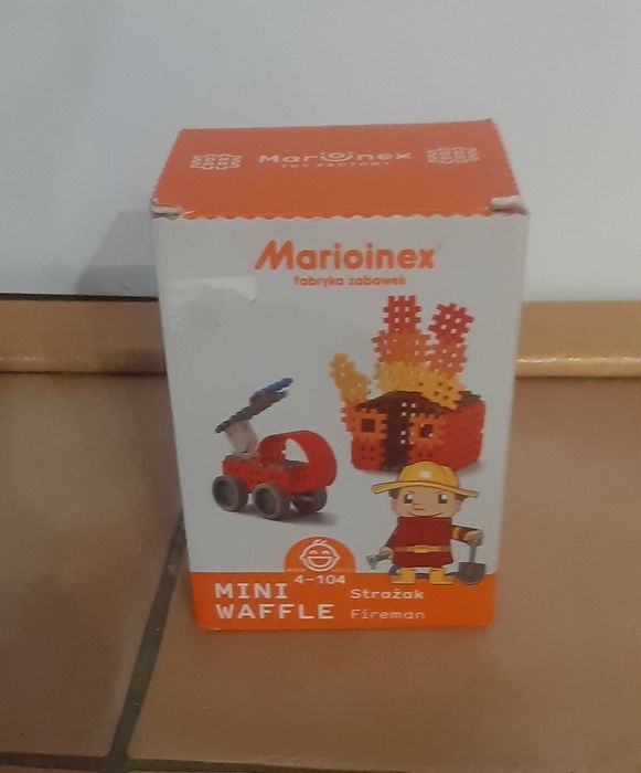 Sprzedam klocki mini wafle Marionex - strażak friman
