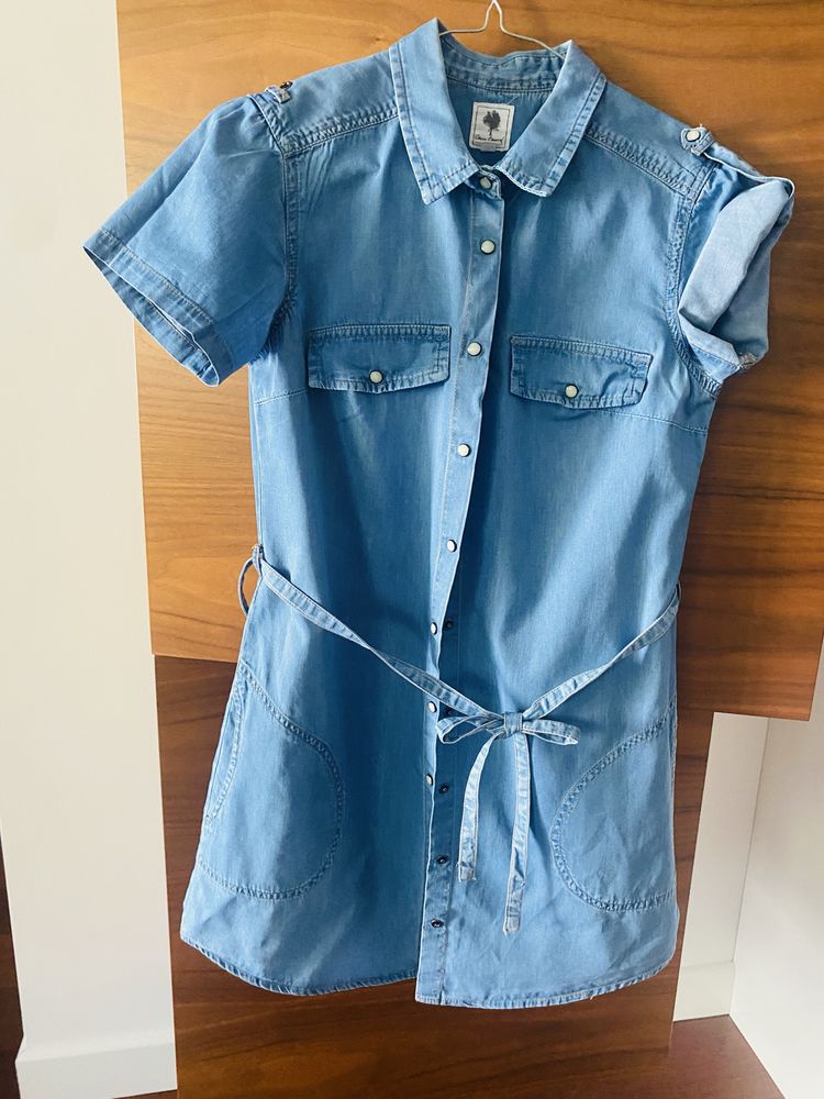 Sukienka mini jeansowa w kolorze jasnego denimu