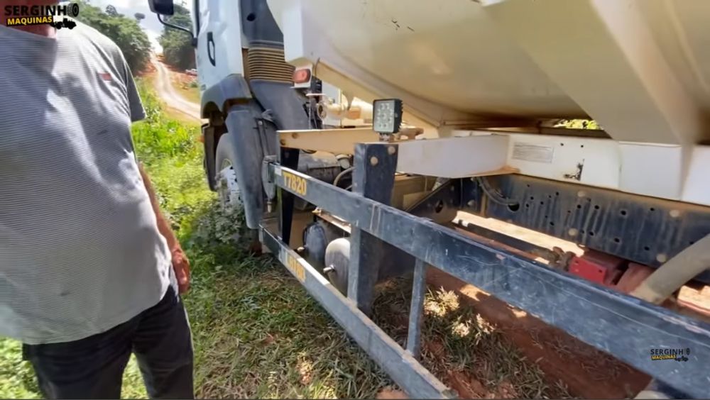 Venda de água - max dez mil litros - camião com reservatório