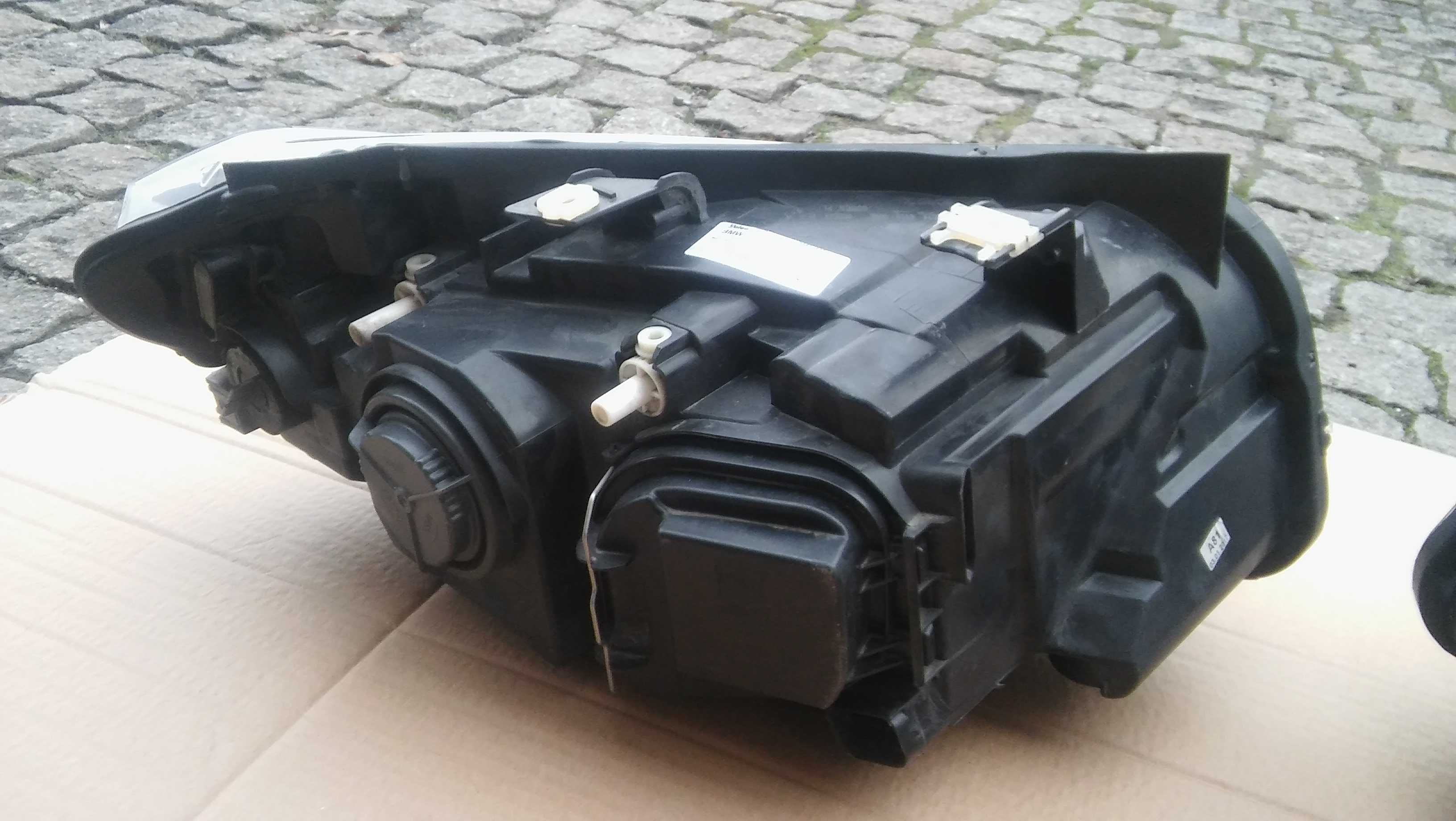 BMW X1,E84 Lift,od 11r,lampa przód,Lewa+Prawa,zwykła,H7,oryginał,ZKW