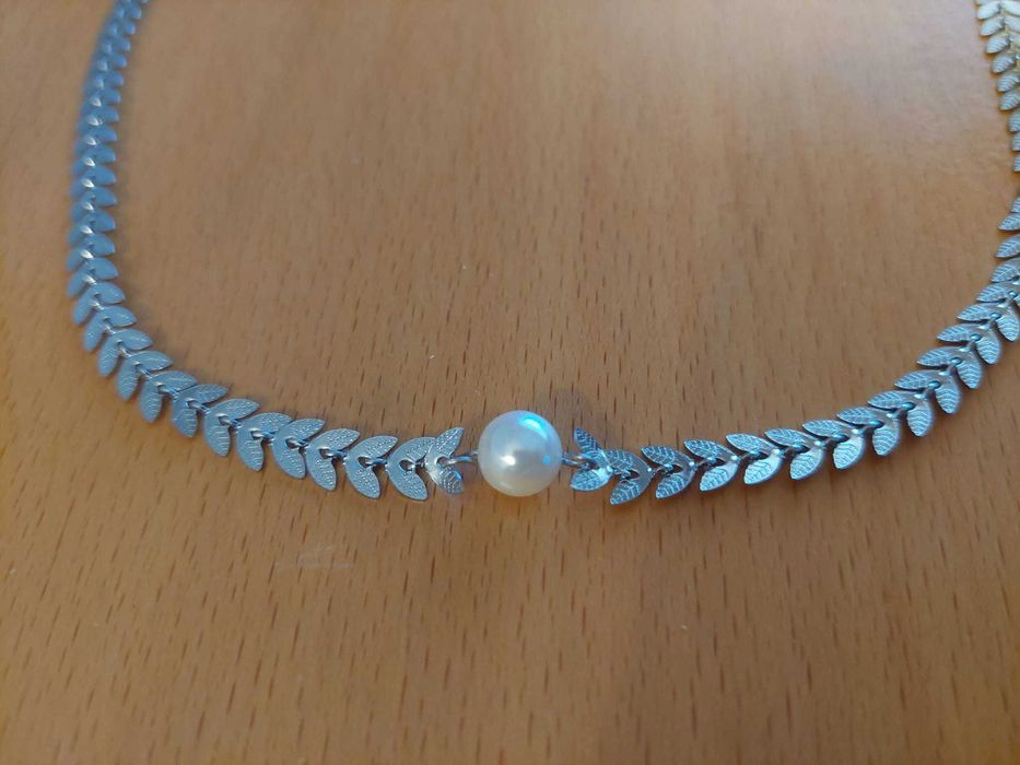Colar Senhora em Aço e Imitação de Perola- NOVO