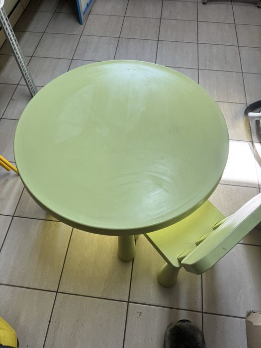 Stolik ikea mamut ogragly + krzeslo gratis
