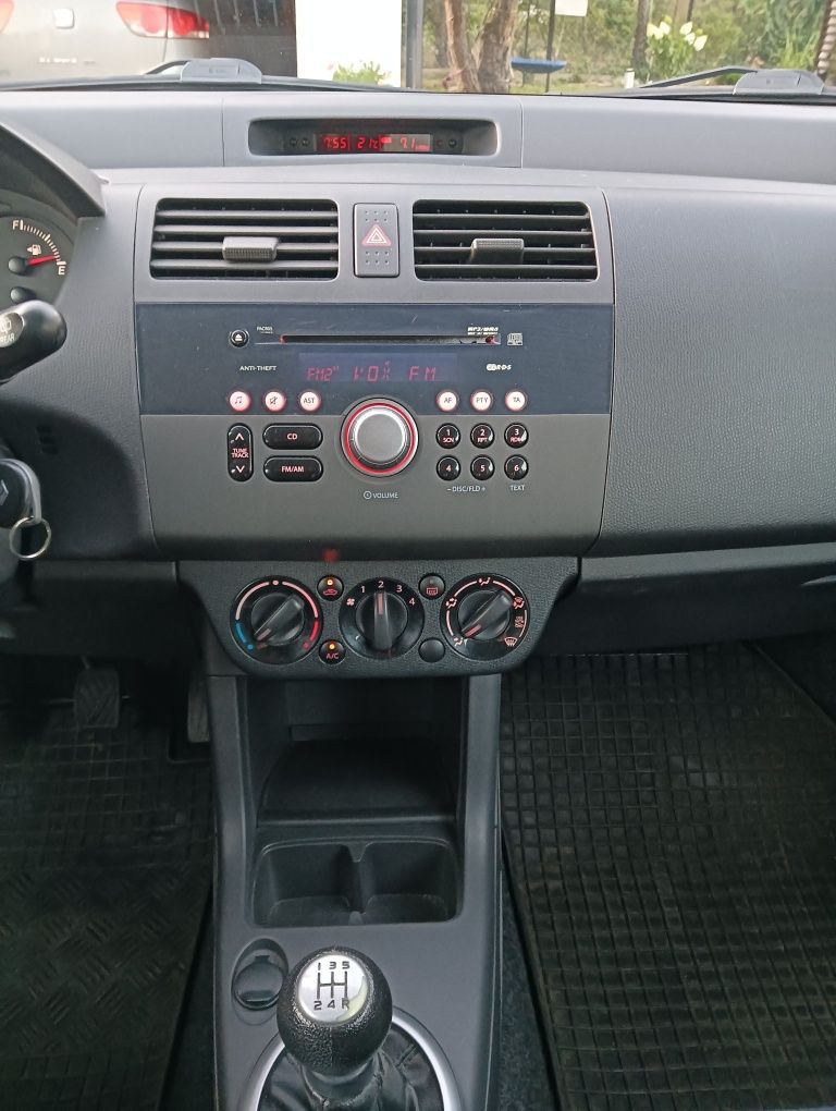 Suzuki Swift 1,3 bezyna