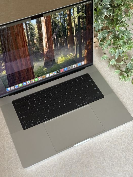 MacBook Pro 16” M3 Pro – 36GB RAM / 512GB SSD  Srebrny