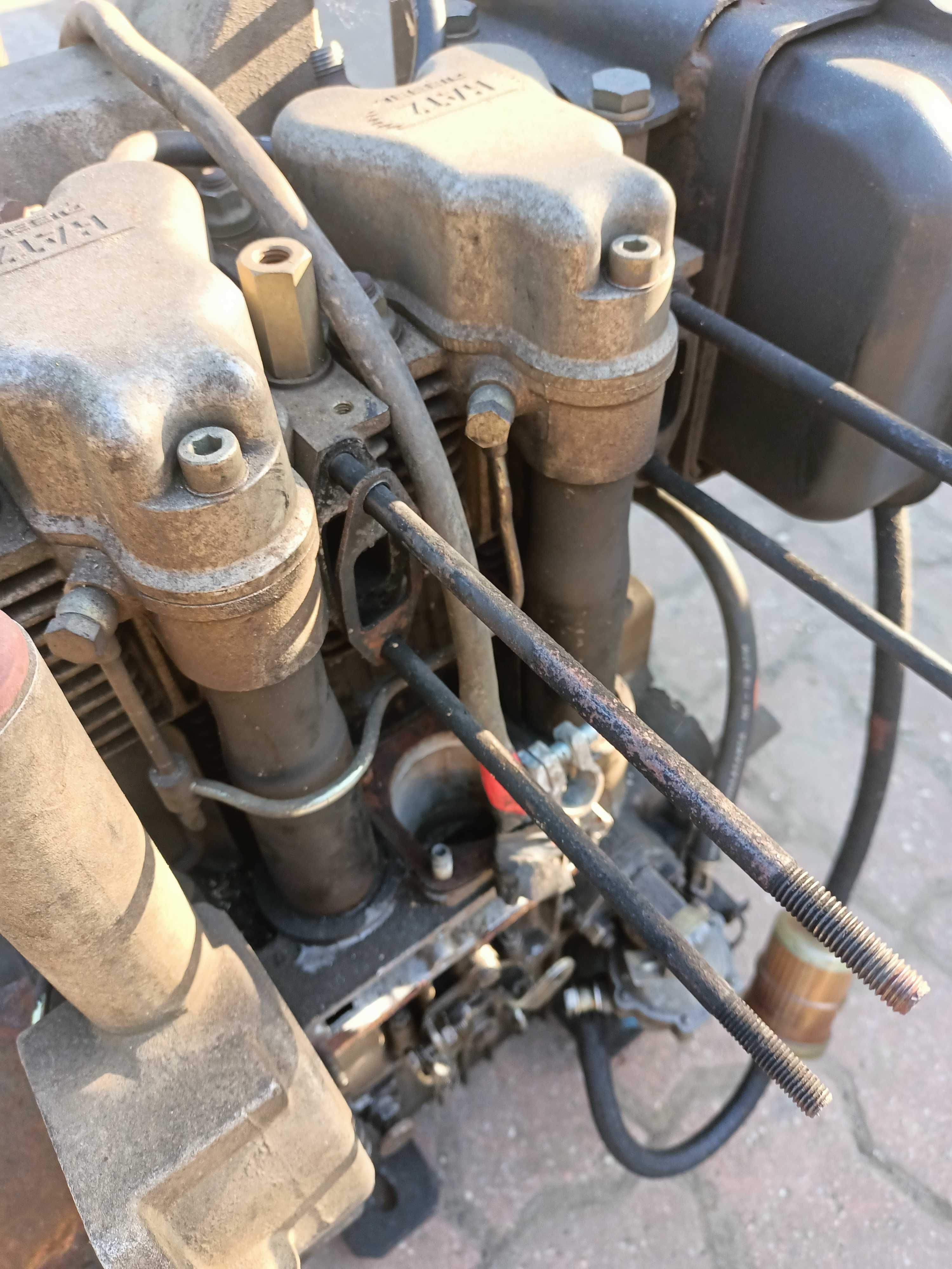Silnik Hatz 2G30  Diesel 2 cylindy cały kompletny uszkodzony na części