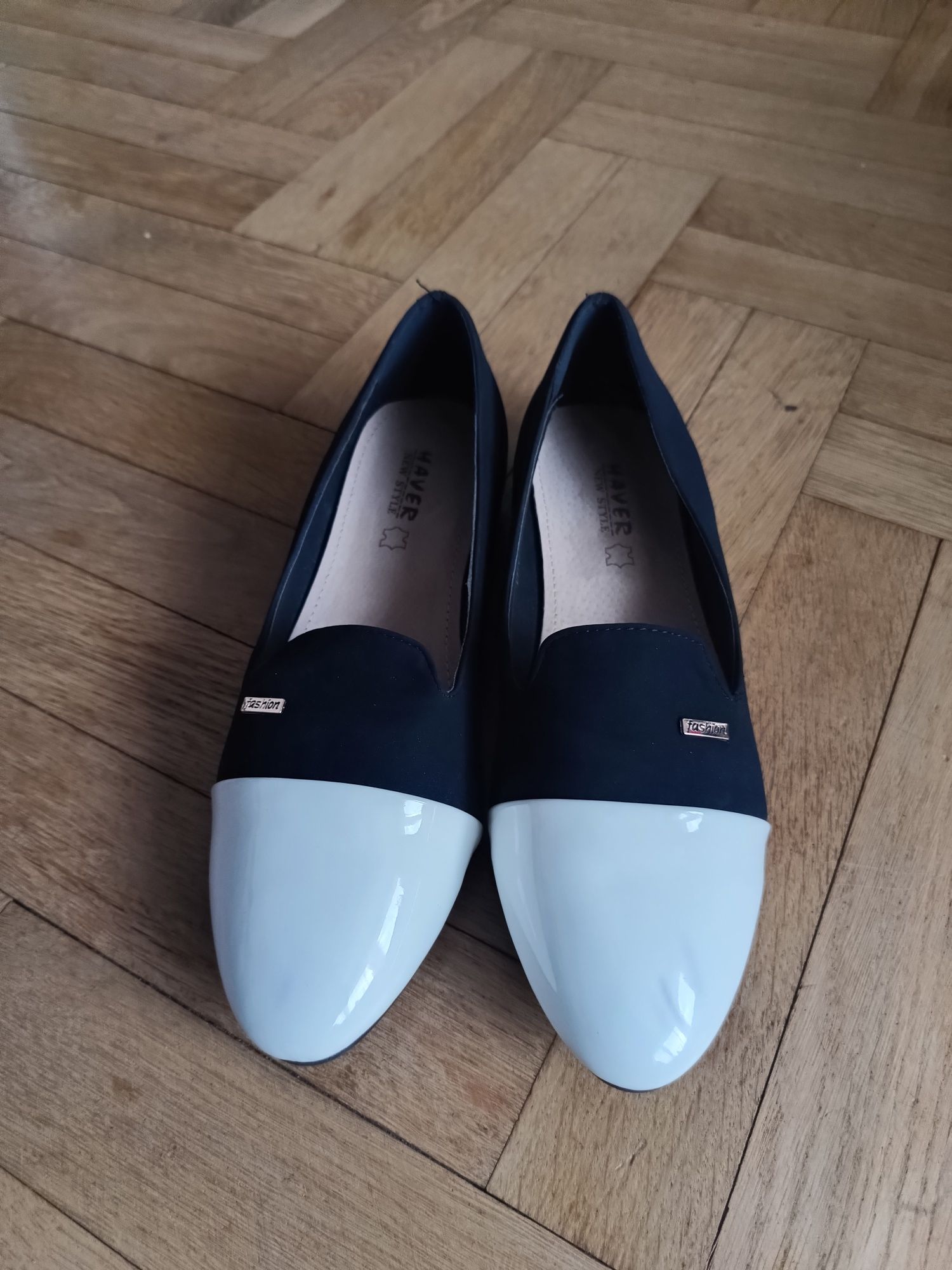 Płaskie buty damskie