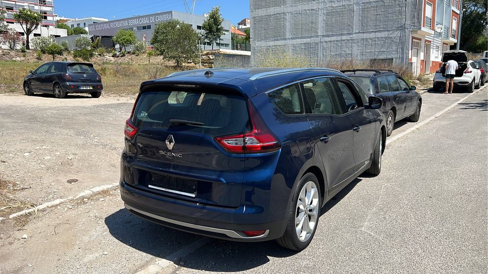 Carro em bom estado geral
