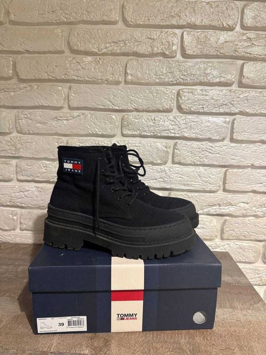 Продам жіночі черевики Tommy Hilfiger оригінал