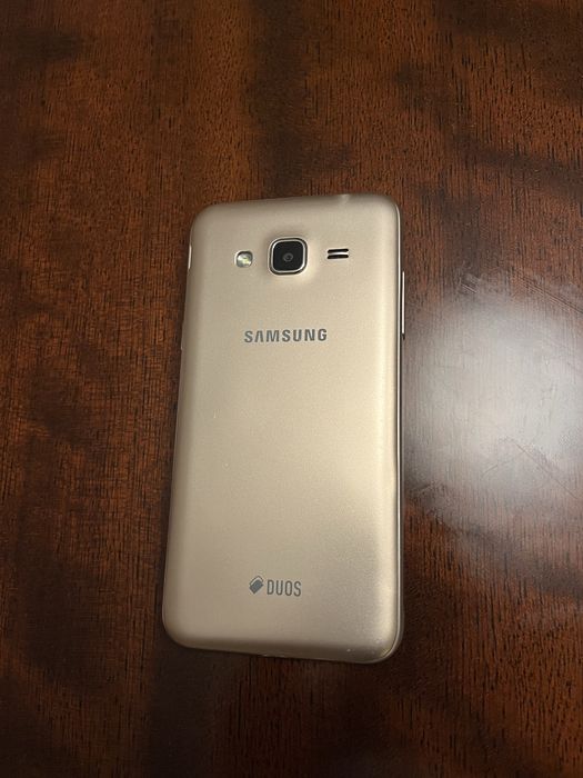 Samsung J3 (em excelente estado)