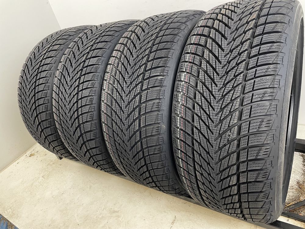 225/40R18 92V Goodyear UltraGrip Performance 3 23rok NOWE!!!