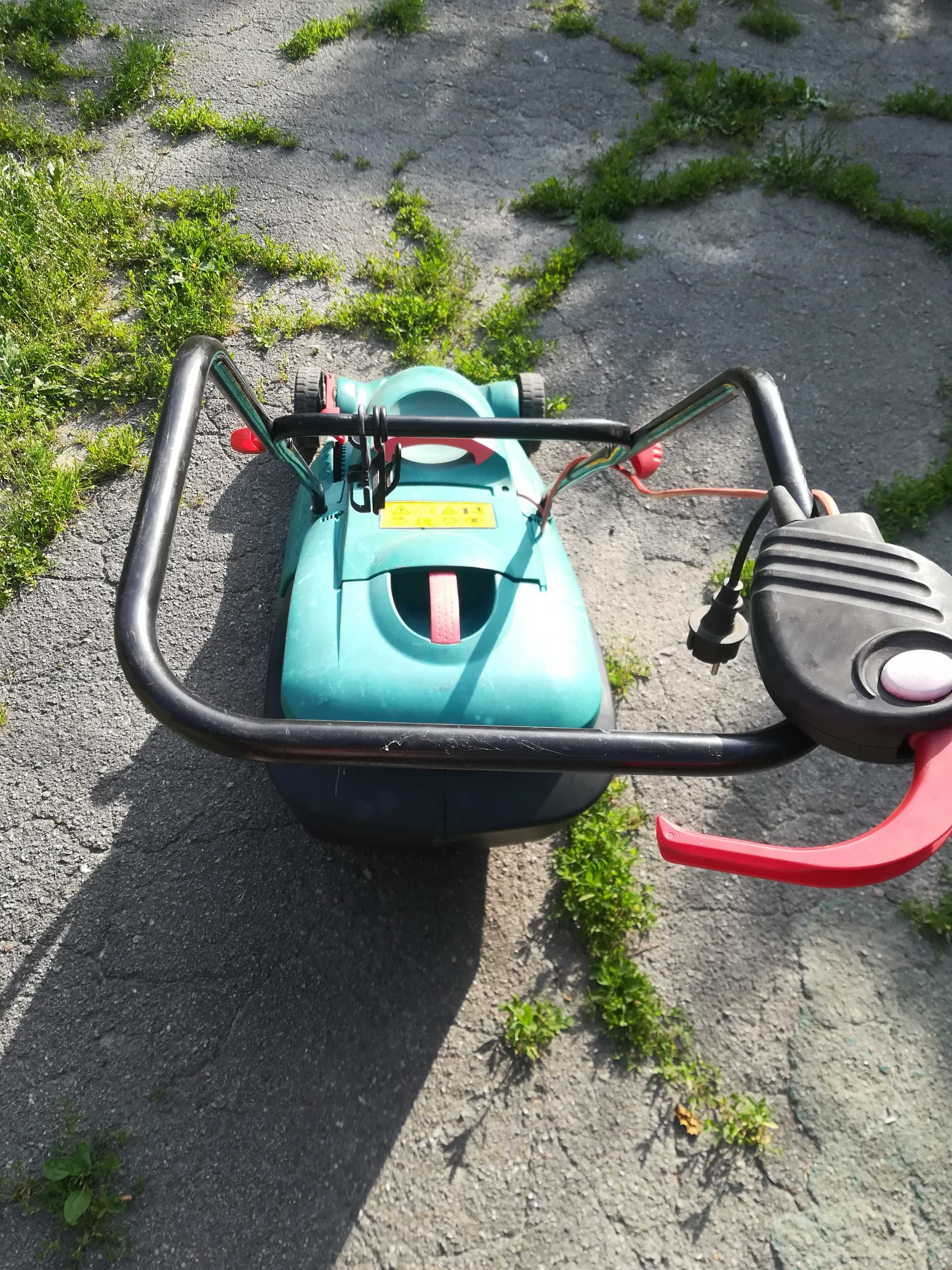 Газонокосарка електрична Bosch Rotac 40