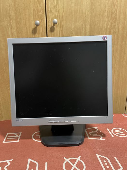 Monitor SAMTRON usado