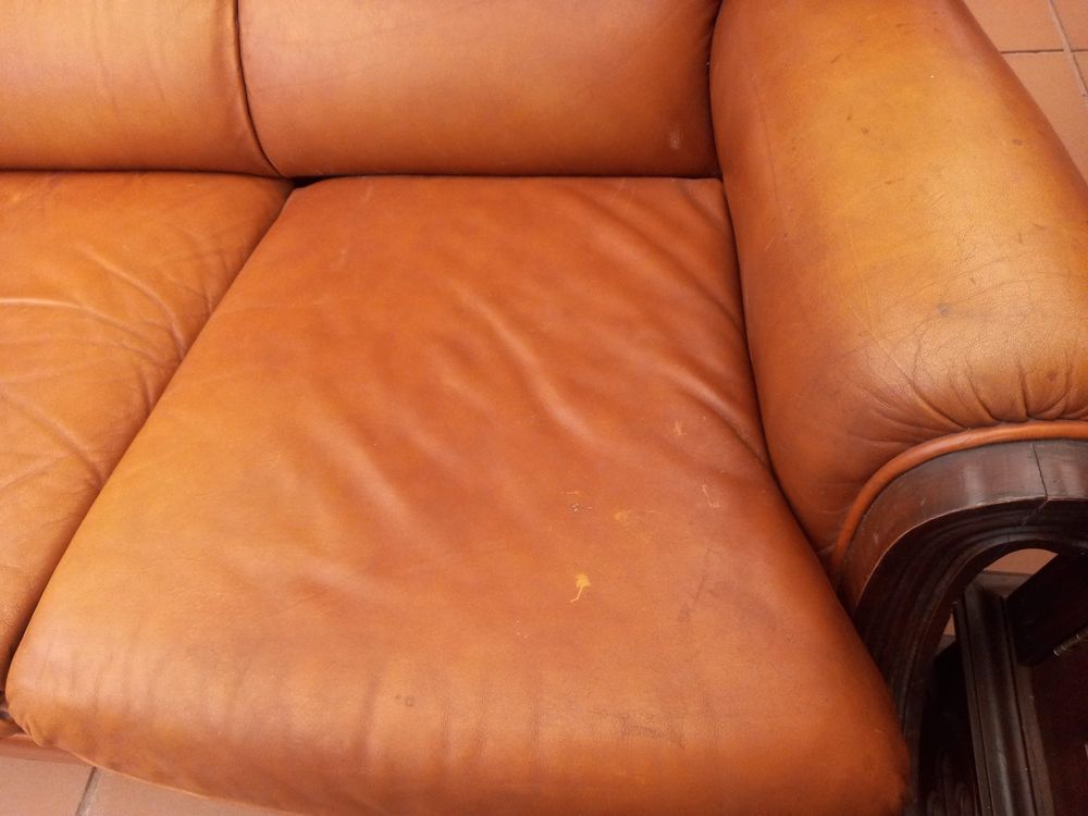 Sofa de pele com cama