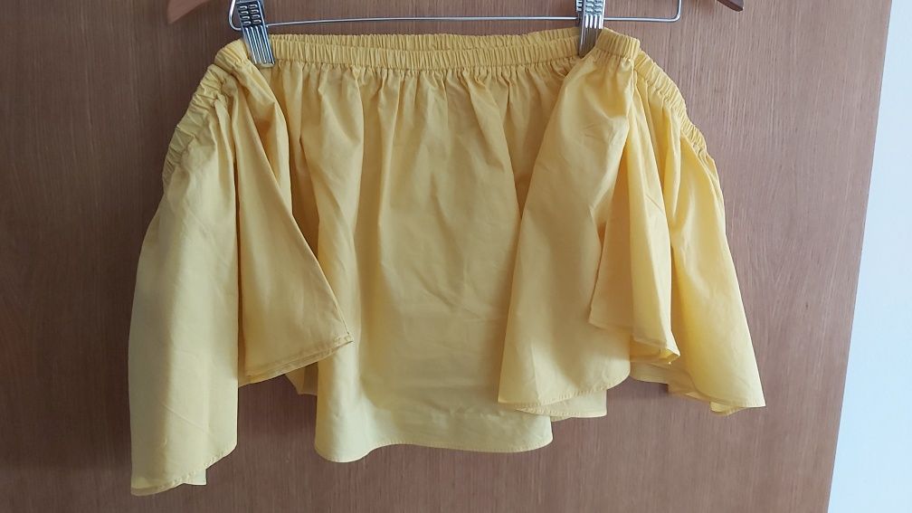 Top amarelo sem ombros