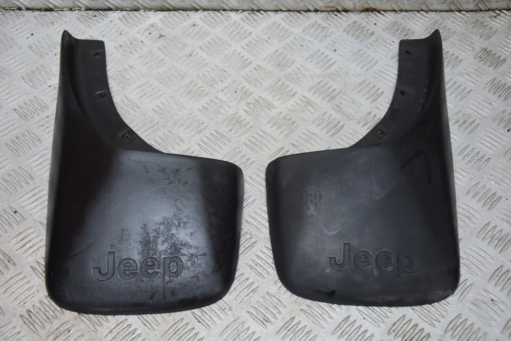 JEEP CHEROKEE XJ CHLAPACZ PRAWY LEWY  TYŁ