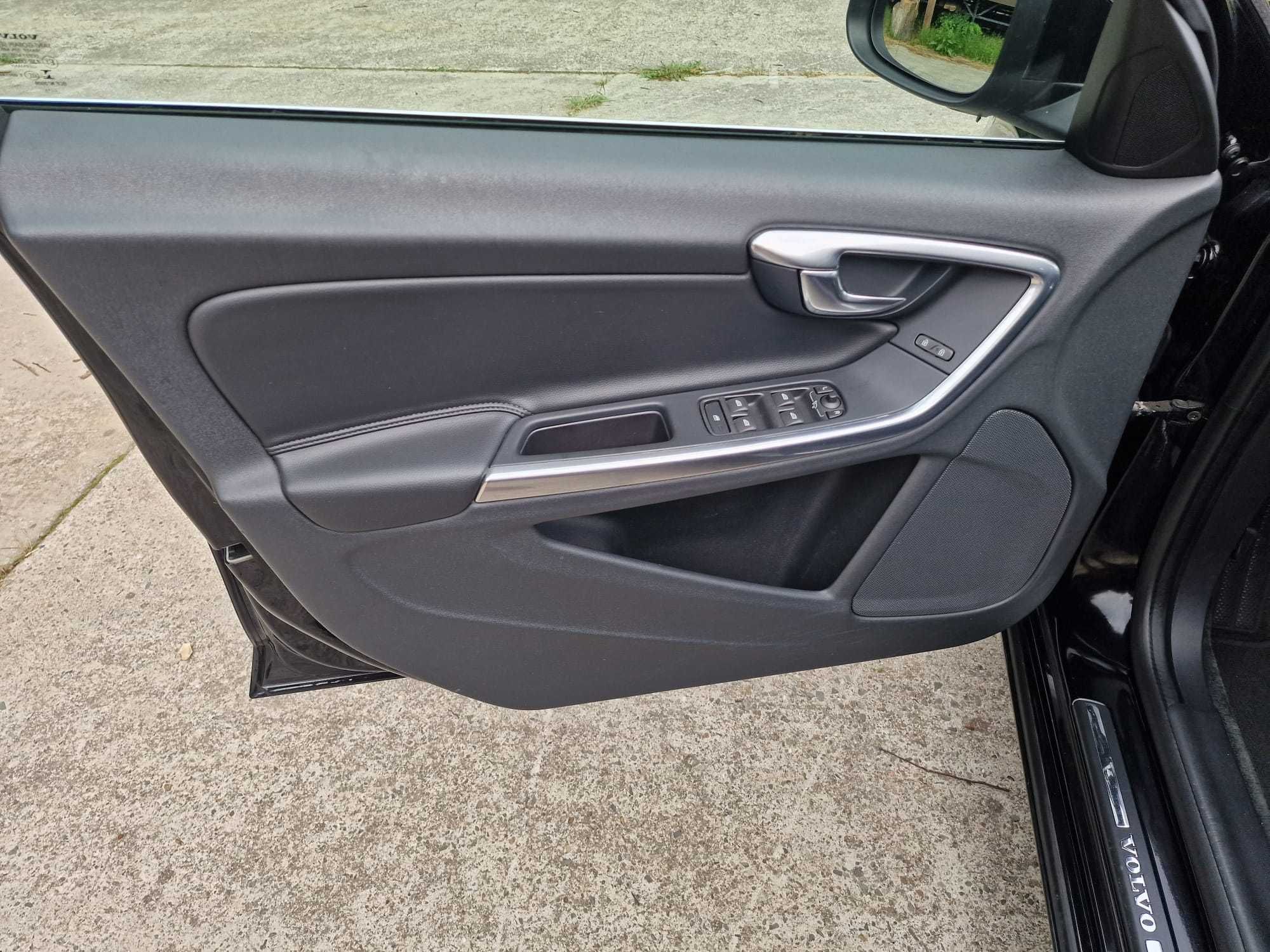 Volvo V60 D4 Drive-E Kinetic Automat – 2015 r. – 213 000 km