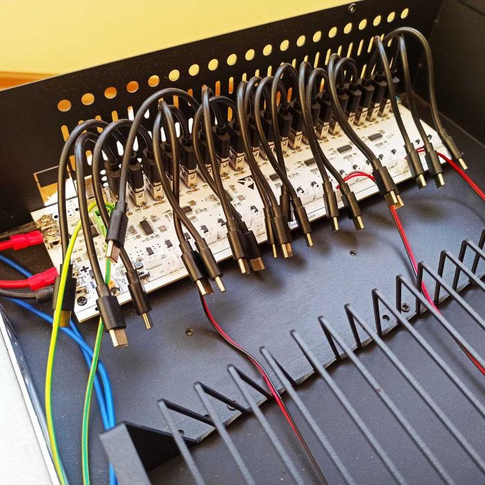 Корпус для фермы на 20 телефонов