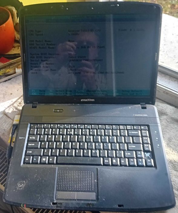 (18) laptop emachines E520 - KAWEO