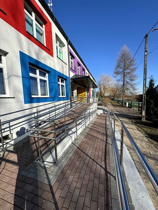 Poręcze - podjazdy dla osób niepełnosprawnych, balustrady