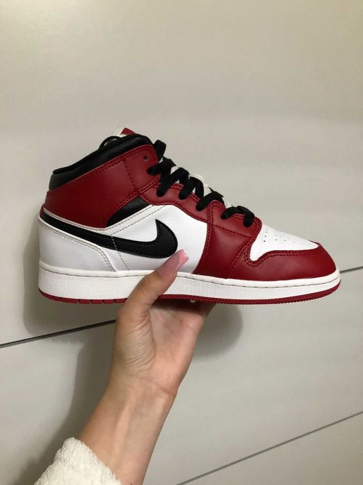 Air Jordan 1 Mid Chicago 2020 GS