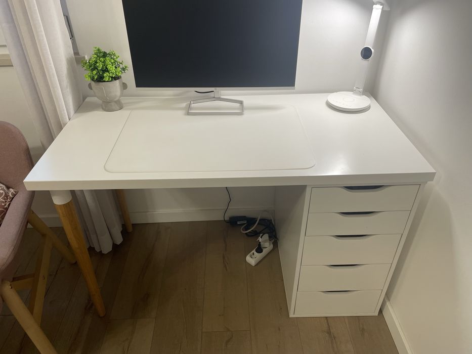 Vendo secretaria ikea em otimo estado