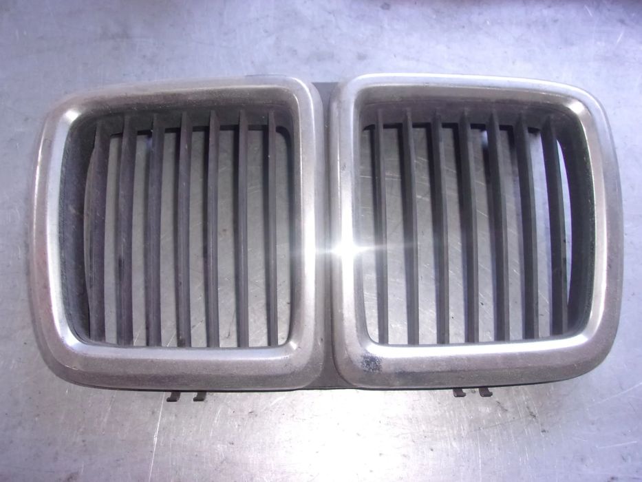 GRILL BMW E32 7