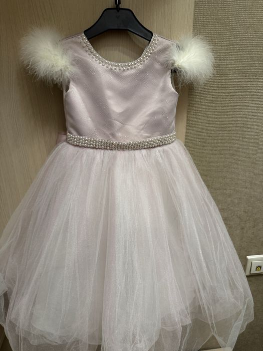 Святкова сукня для дівчинки (5 років)