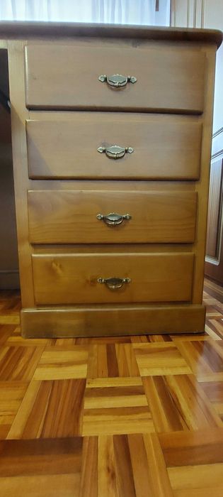 Secretária de Madeira Maciça