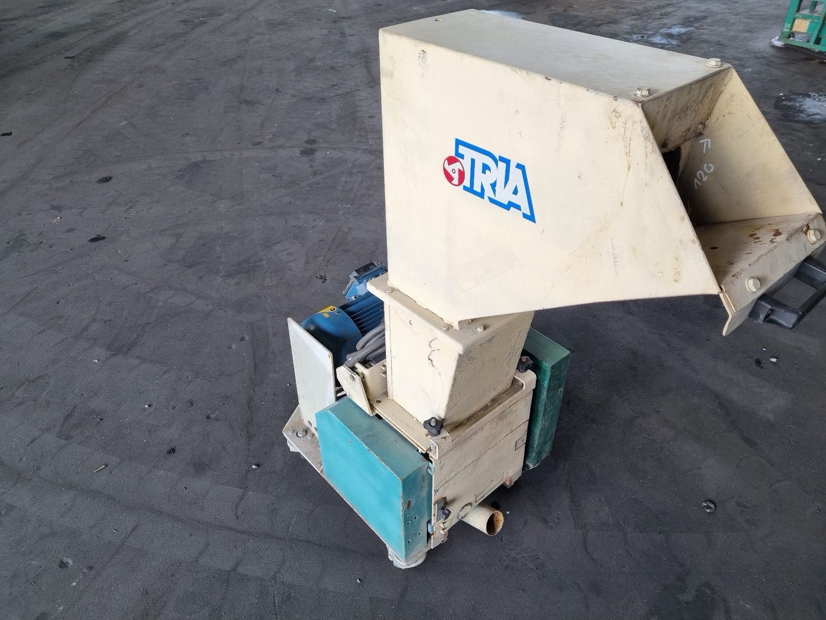 TRIA 150mmx200mm SHREDDER młyn do plastiku