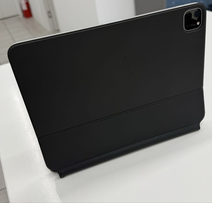 Планшет iPad Pro 11" 128 gb Space Gray (Wi-Fi + Lte) + Magic Keyboard