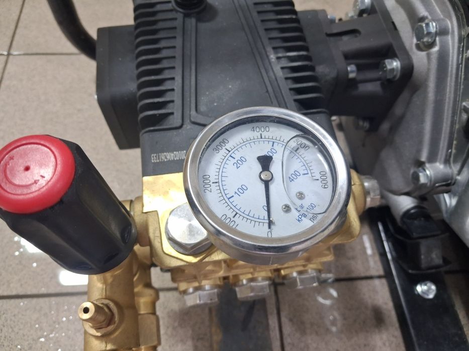 Продам бензинову мийку високого тиску