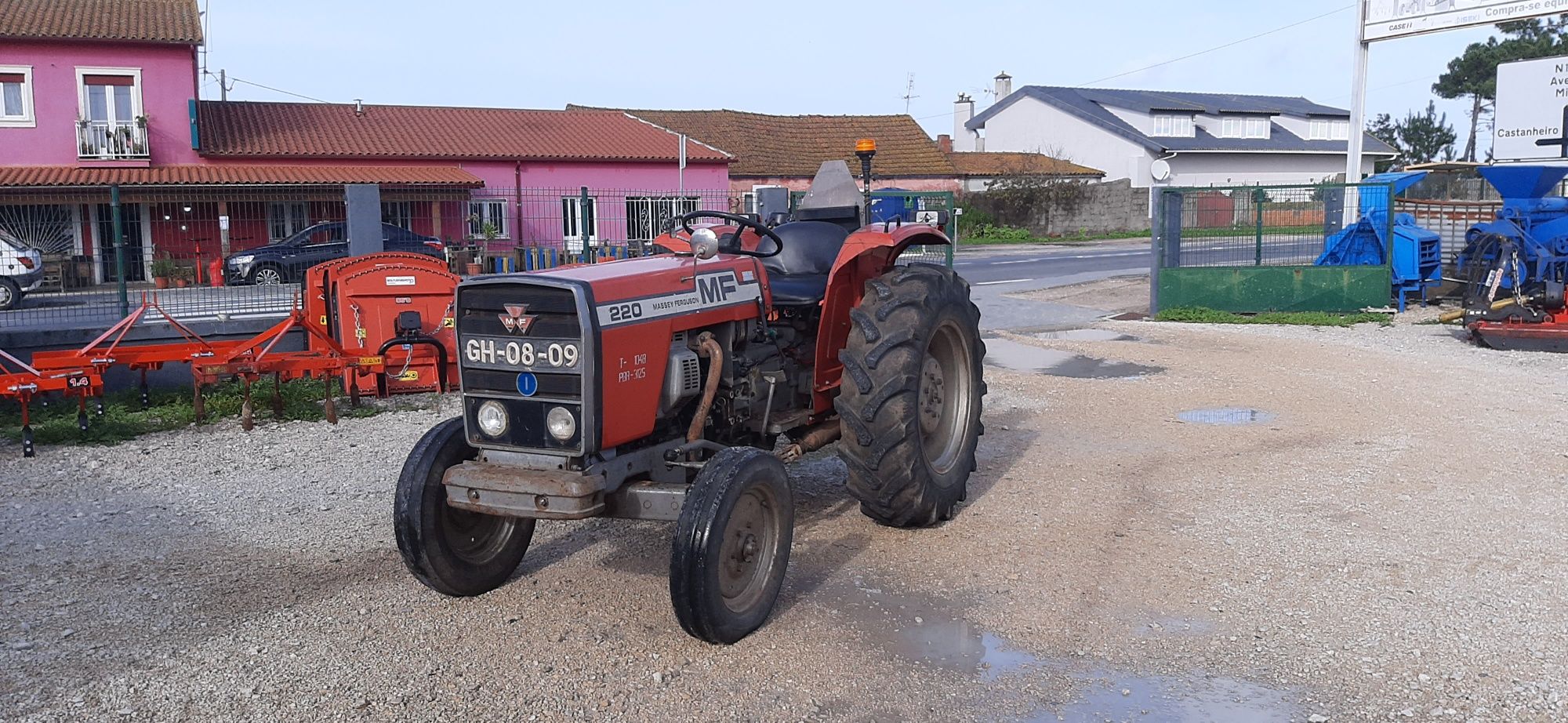 Tractor/Trator Massey-Ferguson MF 220