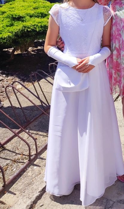 Sukienka komunijna dla dziewczynki – stan idealny!