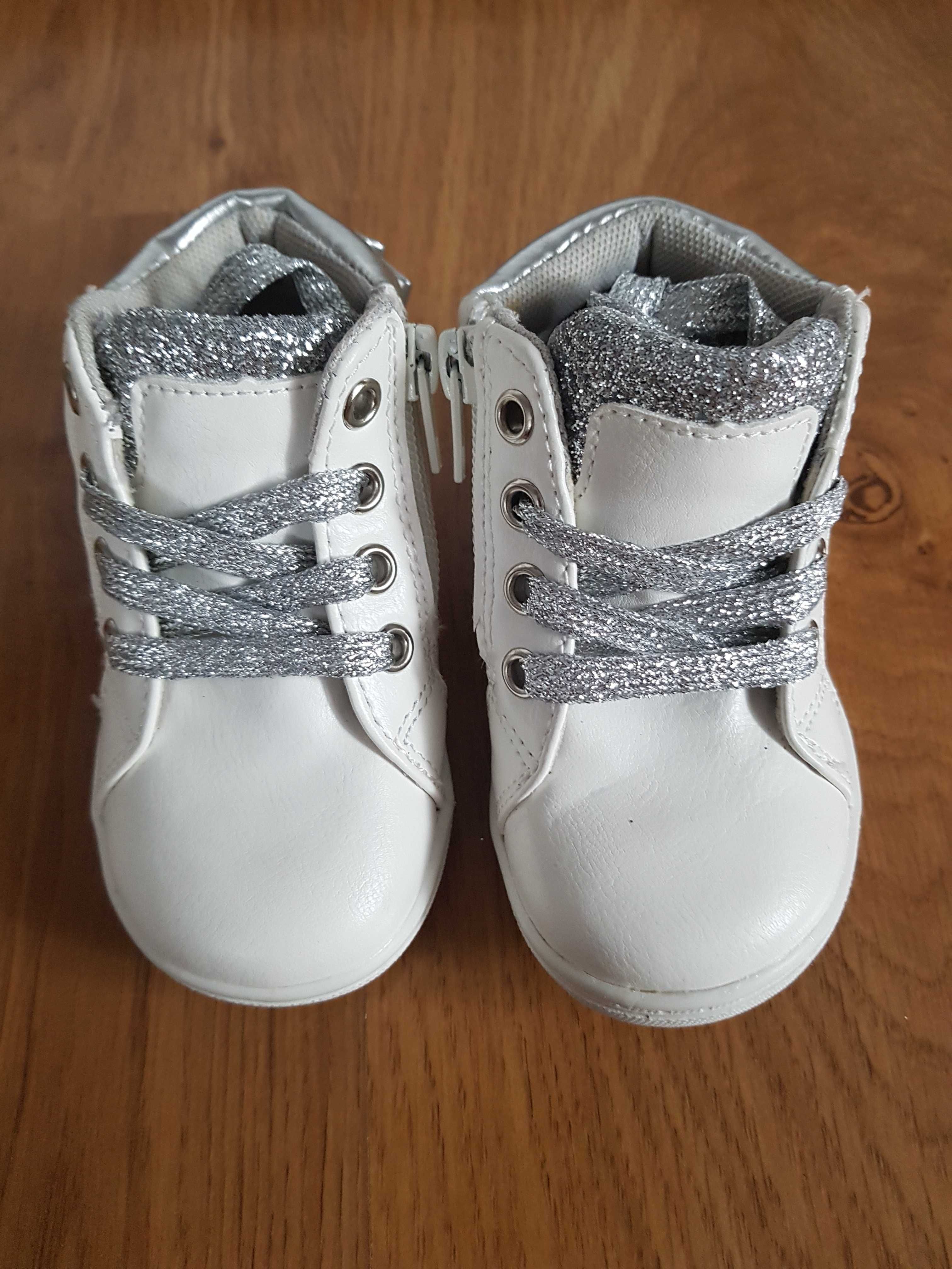 Białe nowe buty Sprox 21